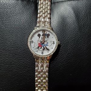 Disney Mickey & Minnie Mouse watch.